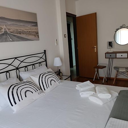 Cosy Apartment On Dragon Street Athens Luaran gambar
